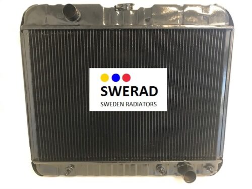 En bilkylare med märkesnamnet "Kylare Chevrolet" och tagline "Sweden Radiators" på den.