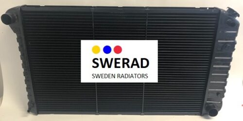 Kylare Chevrolet bilkylare med SWERAD Sweden Radiator-logotypen, prydd med gula, blå och röda prickar, framträdande placerade i mitten.