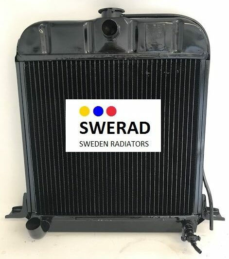 En svart Kylare Borgward radiator med etiketten "SWERAD SWEDEN RADIATORS" och en logotyp med tre färgade cirklar (blå, gul och röd) på framsidan.