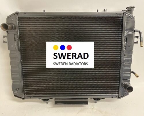 En Kylare Toyota lastbilskylare med Swerads logotyp och texten "Sweden Radiators" mot en vanlig vit bakgrund.