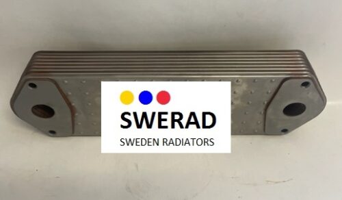 En metallisk, rektangulär kylare märkt "Oljekylare Scania lastbil", med tre färgade prickar (gul, blå, röd) ovanför texten.