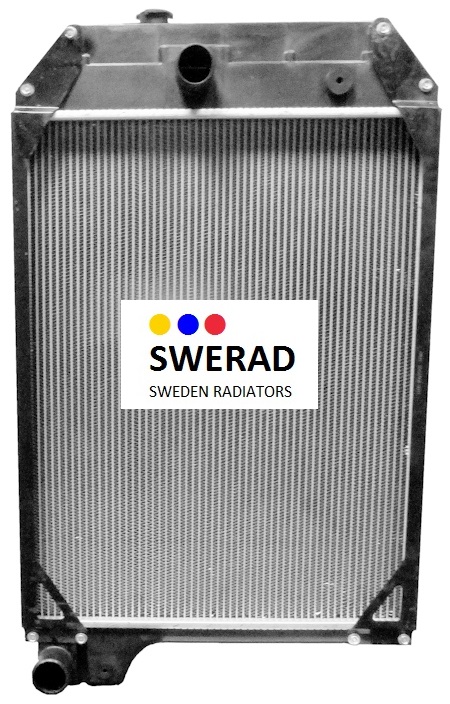 Bild på en fordonskylare med varumärket "SWERAD" och texten "Sweden Radiators" på framsidan, märkt som "Kylare Perkins generator.